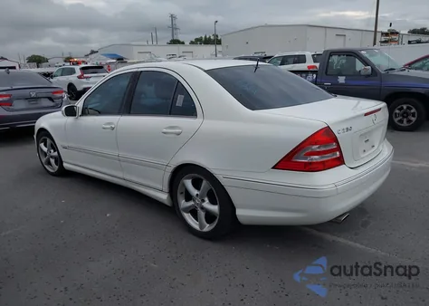 2006 Mercedes-Benz C 230 Sport z USA, uszkodzony, nr VIN WDBRF52H16F740554